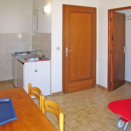 Grand App- Rdc- 6 Pers- By Interhome קאלבי