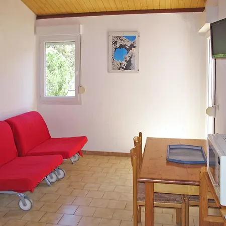 Grand App- Rdc- 6 Pers- By Interhome